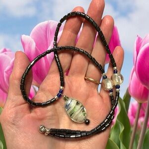 Artisan Elegant Hematite Black and Silver/Green swirl pendant Necklace NWOT